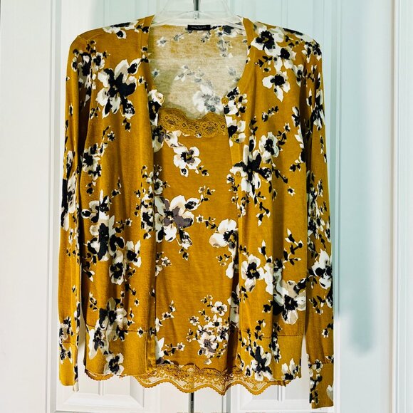 Ann Taylor Factory Sweaters - Ann Taylor Factory Sweater & Tank Set in Gold/Black (L) Gently Used/No Flaws